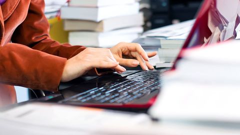 Hindistonlik o‘quvchilar davlatdan olingan noutbuklarni sotib yuborgani ma’lum bo‘ldi