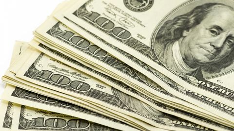 O‘zbekistonda dollarning rasmiy kursi birinchi marta 2400 so‘mdan oshdi
