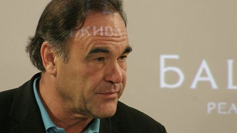 Gollivud rejissori Oliver Stoun Putin haqida hujjatli film suratga olmoqchi