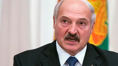 Лукашенко давлатлар бир-бирига санкция киритишига қарши чиқди