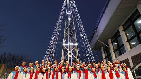 Шимолий Корея Жанубий Кореянинг байрам арчасини портлатишини айтиб таҳдид қилди