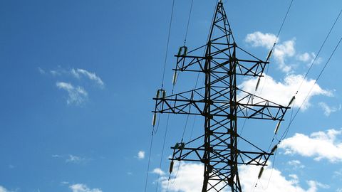 Навоий вилоятида 175 километр юқори волтли электр линияси капитал таъмирланди