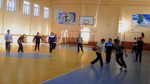 Фарғонадаги мактабда сохта диплом билан жисмоний тарбиядан дарс берган фуқаро қўлга олинди