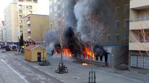 Shvetsiyada noma’lum kishilar masjidga o‘t qo‘ydi