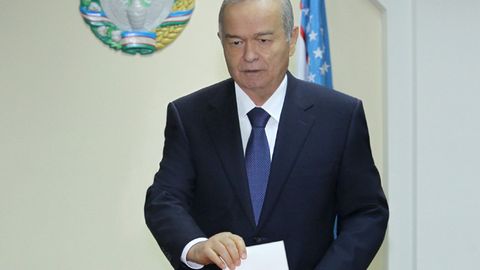 Ўзбекистон Президенти Ислом Каримов сайловда овоз берди