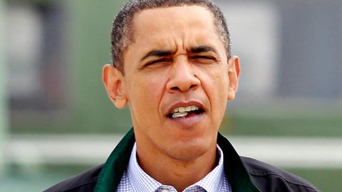 Obama Hindiston madhiyasi yangrayotgan vaqtda saqich chaynab o‘tirgani uchun tanqidga uchradi