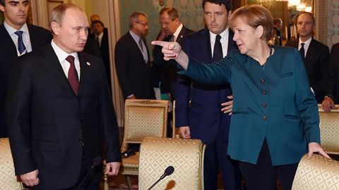 Меркель Путинни «Катта еттилик» саммитида кўришни истамайди
