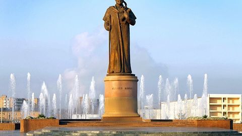 Erkinjon Turdimov Navoiy viloyati hokimi lavozimiga tayinlandi