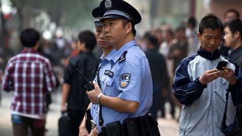 Хитойда инвесторлар гуруҳи ўз жонига қасд қилишдан тўхтатиб қолинди