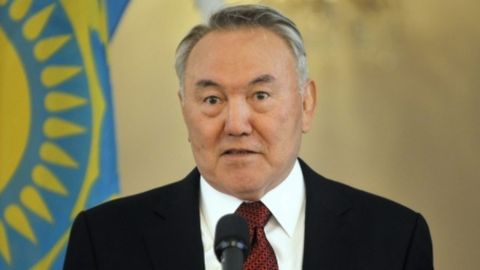 Nazarboyev Merkel bilan Ukraina bo‘yicha muzokaralar olib borish uchun Berlinga keladi