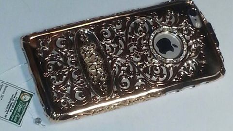 Yakutiyalik amaldor 8300 dollarlik iPhone 6 g‘ilofini sotib oldi