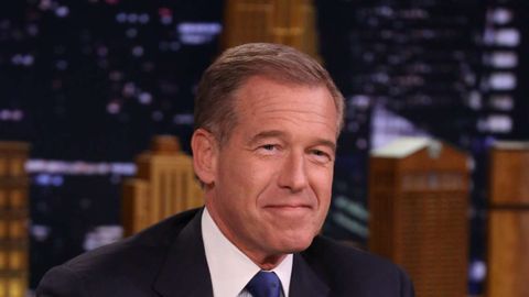 АҚШнинг NBC телеканали бошловчиси эфирда ёлғон гапиргани учун ярим йилга ишдан четлатилди