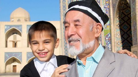 «Кексаларни эъзозлаш йили» давлат дастури қабул қилинди