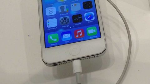 Москвалик қиз ваннага iPhone тушиб кетиши натижасида вафот этди