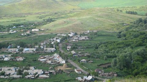 Олма-Ота яқинидаги қишлоқда 120 оила кўчага ҳайдаб чиқарилади