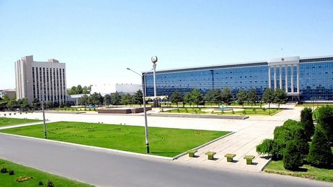 Жиззахдаги Кенгашлар уйи биносида ёнғин содир бўлди