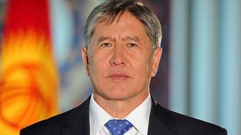 Atambayev Karimovni O‘zbekiston prezidentligiga qayta saylangani bilan tabrikladi