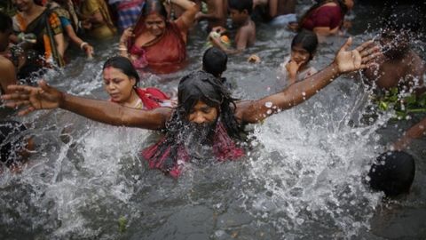 Bangladeshdagi diniy marosimda ur-yiqit yuzaga kelishi natijasida 10 kishi halok bo‘ldi