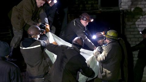 Poroshenko 5-martni halok bo‘lgan konchilar xotirasiga motam kuni deb e’lon qildi