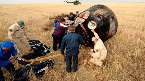 “Soyuz TMA-14M” kapsulasi 3 kosmonavt bilan Qozog‘istonga qo‘ndi