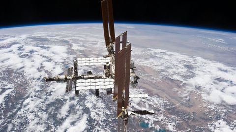 “Progress” kosmik kemasi Yer orbitasidan tushib keta boshladi