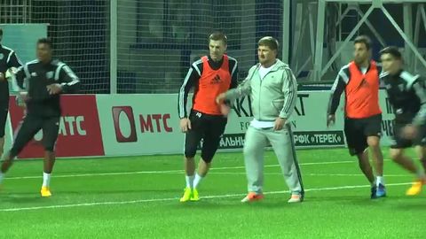 Qodirov Chechenistonning “Terek” klubi futbolchilari bilan mashq qildi (video)