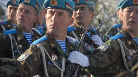 Россия Тожикистонга 70 млрд рубллик қурол-яроғ етказиб беради