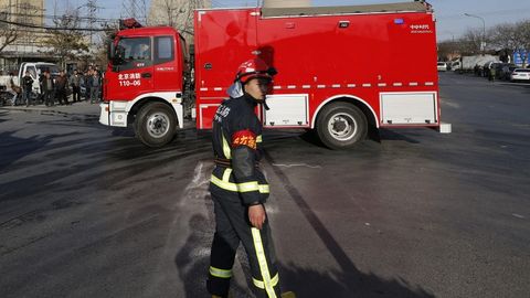 Хитойдаги кимё заводида ўт ўчирувчилар уч кеча-кундуздан буён ёнғинни бартараф эта олмаяпти