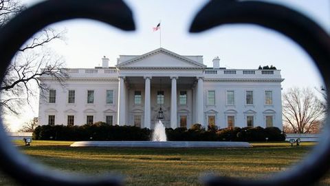 Хакерлар Оқ уй компьютерларини бузиб киришга уринди