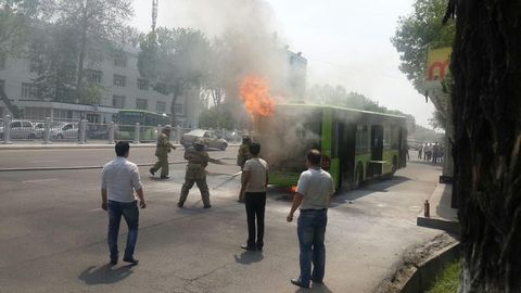 Toshkentda Mercedes-Benz Conecto Low Floor avtobusi yonib ketdi