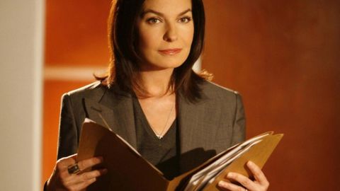 Gollivud blokbasterida AQSh prezidenti rolini birinchi marta ayol kishi ijro etadi