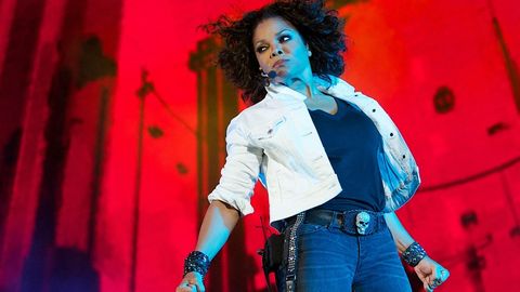 Хонанда Жанет Жексон карьерасини қайта бошлаши ва янги альбом чиқаришини эълон қилди