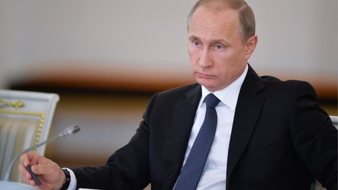 Putin “nomaqbul tashkilotlar” to‘g‘risidagi qonunni imzoladi