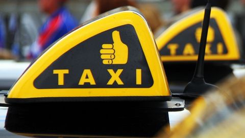 Yapon kompaniyasi haydovchisiz taksi-robotlarni ishlab chiqishga kirishdi