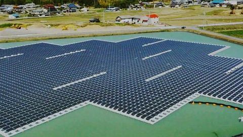 Yaponiyada suv ustida quyosh elektr stansiyasi qurildi (video)