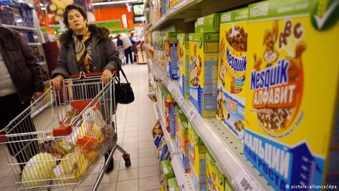 Россияликларнинг учдан икки қисми озиқ-овқатга харажатни камайтирмоқда