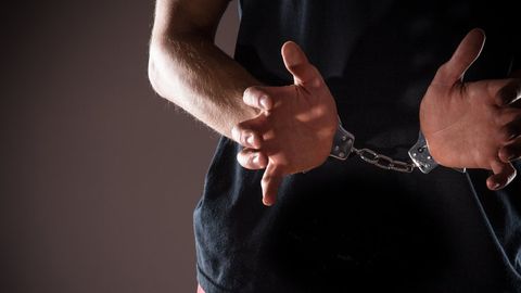 Serbiyada 40 ga yaqin politsiya va bojxona xodimlari hibsga olindi