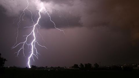 Германиядаги рок-фестивалда 12 киши яшиндан жароҳатланди