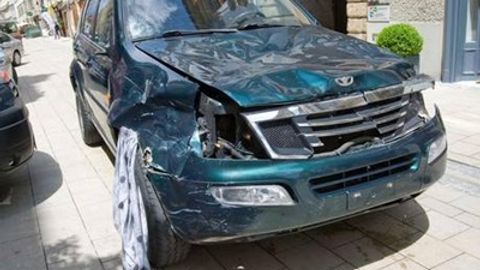 Австрияда ҳайдовчи атайлаб пиёдалар йўлагига ўтиб кетди: 3 киши ҳалок бўлди, 34 киши яраланди