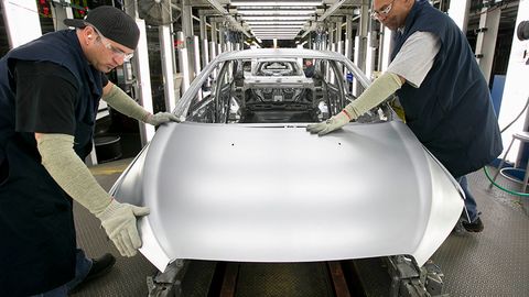 General Motors икки янги модель учун чорак миллиард доллар сарфлайди