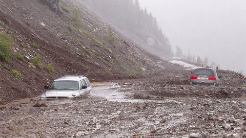 Qirg‘izistonda sel oqimlari yo‘llarni vayron qilib, dalalarni yuvib ketdi