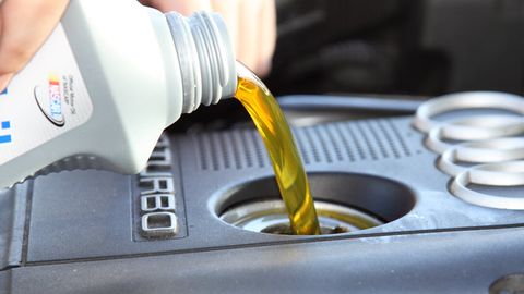 Ўзбекистонда 2015 йил сентябрдан мотор мойлари ишлаб чиқара бошланади