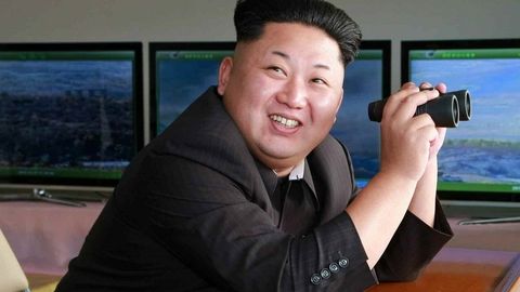 OAV: Kim Chen In yangi turdagi kemaga qarshi raketalar uchirilishini kuzatdi