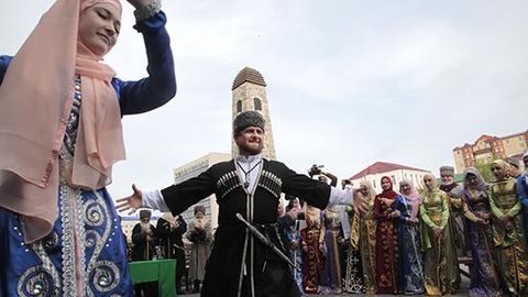 Рамзан Қодиров Кавказда кўпхотинлиликка рухсат беришга чақирди