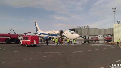 Qozog‘istondagi aeroportda yo‘lovchi samolyoti yonib ketdi