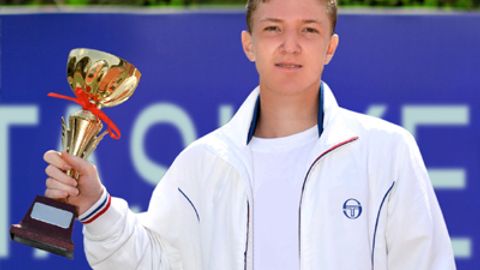 Temur Ismoilov Namangandagi tennis turnirida bosh mukofotni qo‘lga kiritdi