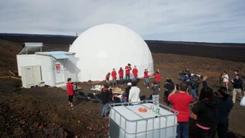 Olimlar Mars sayyorasini deb Gavayi orollarida sakkiz oy izolyatsiyada yashadi