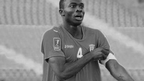 “Dinamo Samarqand”ning nigeriyalik sobiq himoyachisi Malayziyadagi futbol uchrashuvi vaqtida vafot etdi