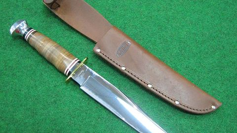 Kolumbiyalik yigit orqasidagi pichoq tig‘i bilan bir oy yashadi