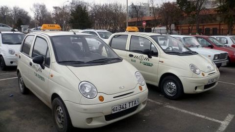 Ўзбекистонда лицензиясиз юк ва йўловчи ташиётган 79 нафар автотранспорт ҳайдовчиларига 65 млн сўм жарима солинди